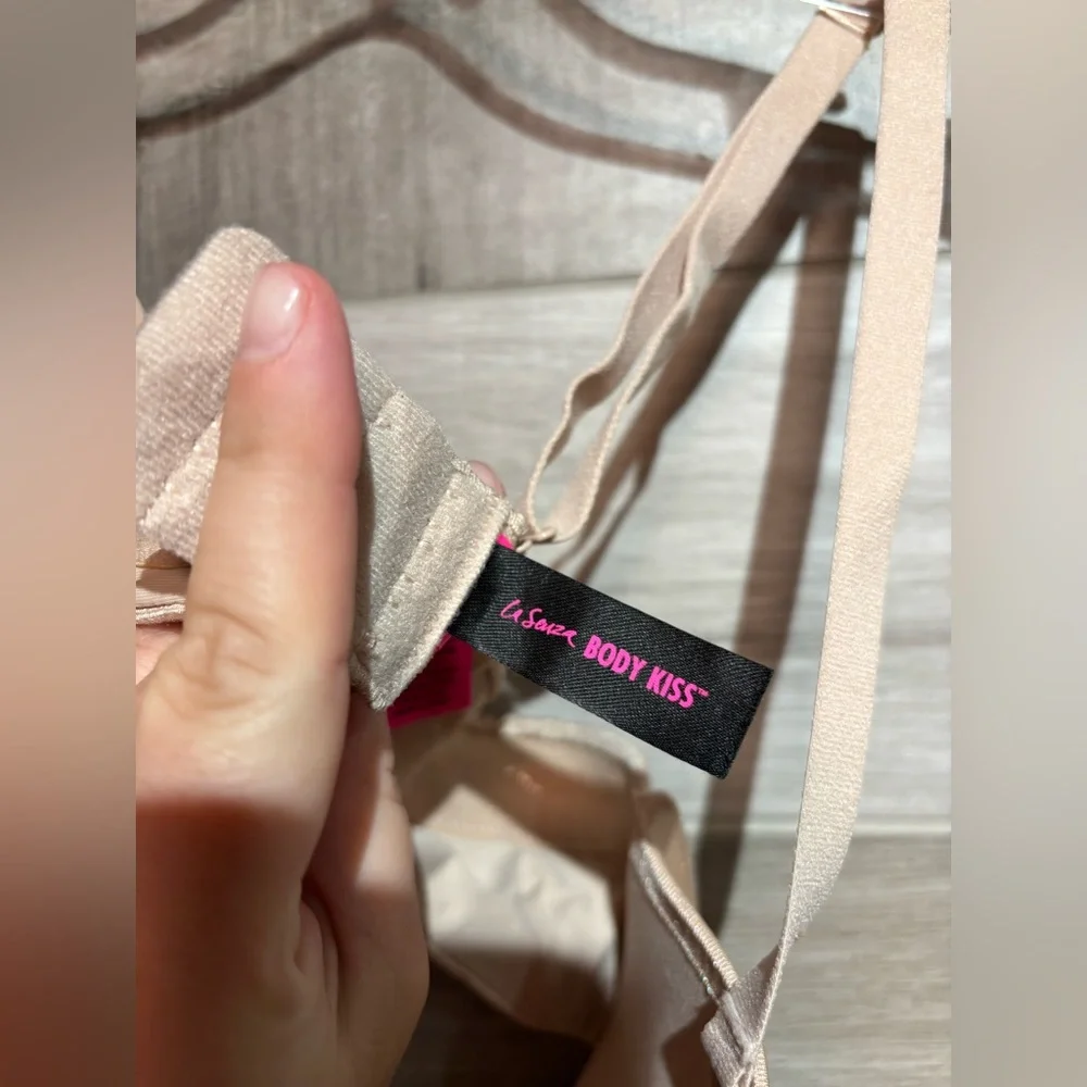 3/$30 La Senza Nude Body Kiss Strapless Bra size 36 C - straps included! - Picture 5 of 7